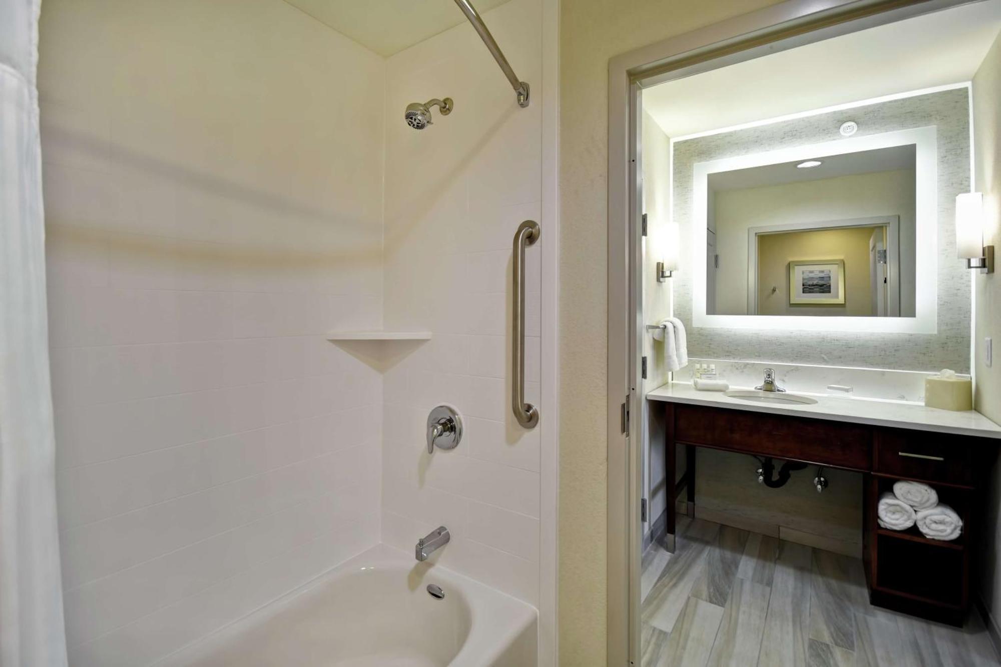 โฮมวูด สวีท บาย ฮิลตัน ซอลต์เลคซิตี้/แอร์พอร์ต ยูทาห์ Hotel ภายนอก รูปภาพ
