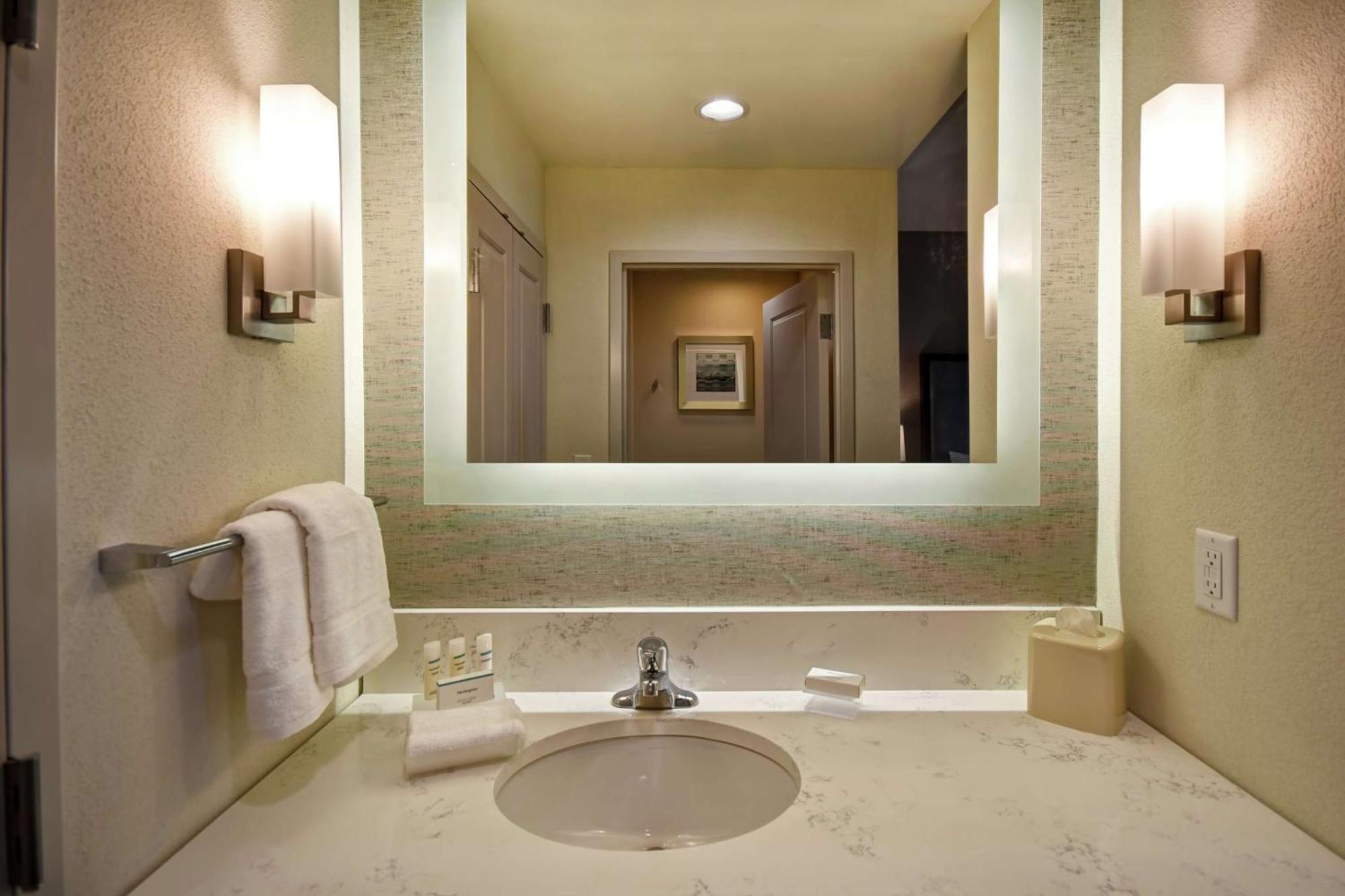 โฮมวูด สวีท บาย ฮิลตัน ซอลต์เลคซิตี้/แอร์พอร์ต ยูทาห์ Hotel ภายนอก รูปภาพ
