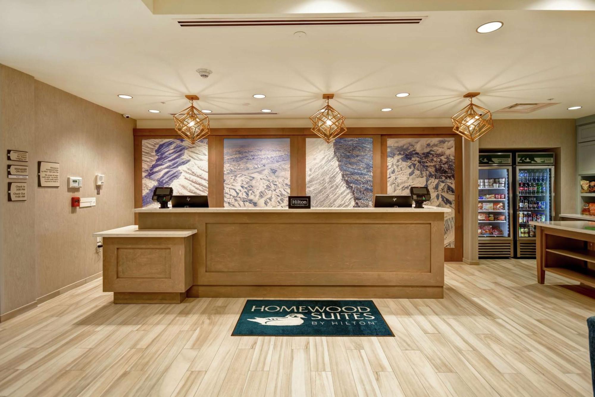 โฮมวูด สวีท บาย ฮิลตัน ซอลต์เลคซิตี้/แอร์พอร์ต ยูทาห์ Hotel ภายนอก รูปภาพ